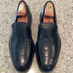 EUC! Tod's Penny loafers in black fits USA size 9/9.5